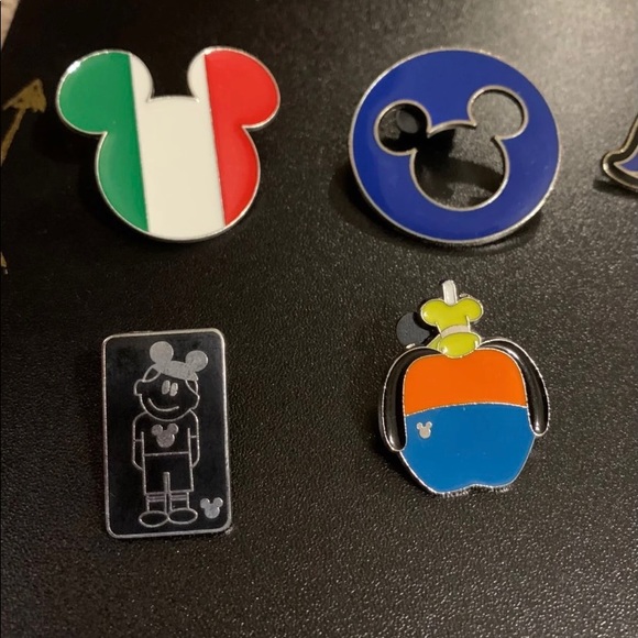 Disney Trading Pin Lot - Picture 2 of 4